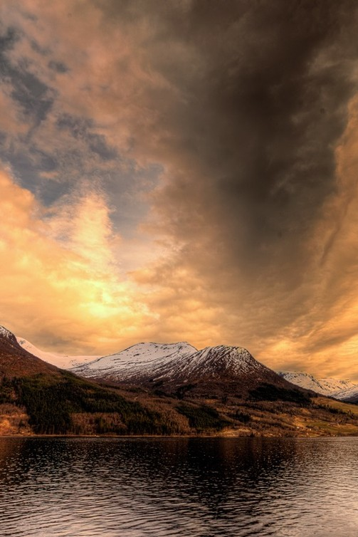 sundxwn:  Clouds by Rune Askeland
