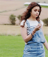 gulcharray:    favorite character wardrobes ↳ alia arora (shaandaar, 2015)    