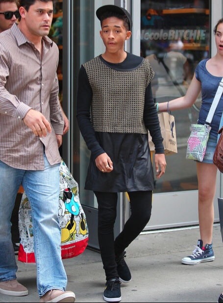 unbright:  kira-pride:  Jaden Smith looks flawless in wears shorts, or dresses or