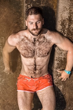 HAIRY SURFER