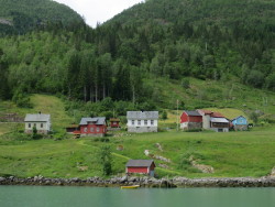 foreignmelk:  Oh how I wish to live on the fjords of Norway 