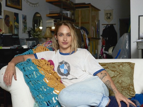 stupid–jpegs:  shrpenyrteeth:  art-vandelayy:  Jemima Kirke for Semaine  Ah my girl  LOVe her 