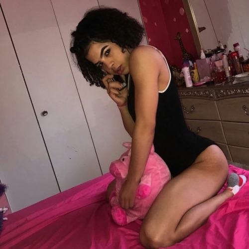 jensyxo:  Baddest Transgender Bitch 👅💅💁 Reblog Me For A Booty Pic In Your DM 🍑💦  😍😍😍