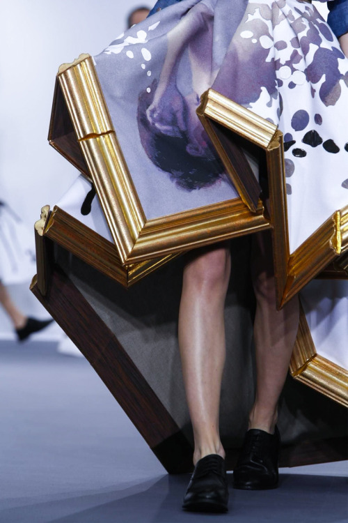 fashion-on-stereo: lesbeehive: Les Beehive – Fall/Winter Couture 2015 – Viktor & Rolf Aesthetic 