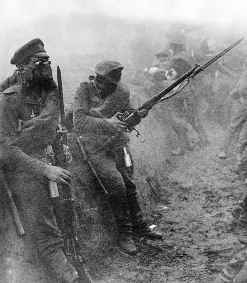 imperial russian soldiers ready for a gas attack eastern front