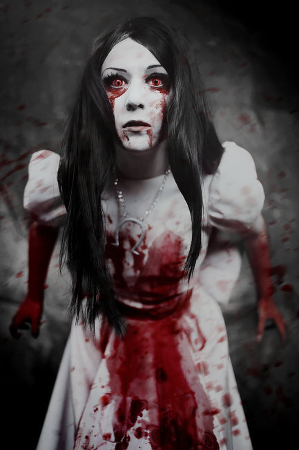 allthatscosplay:  Cosplayer Brings Hysteria Mode Alice to Life! View the full feature