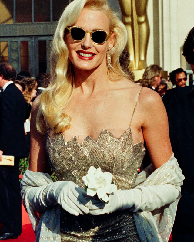 Daryl Hannah at the Academy Awards in Los Angeles, California. 1988. Photos by Bob Riha.