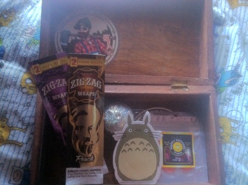 bongtokingprincess:  dab-erellaaa:  dab-erellaaa s 10k Giveaway! 💘😍😘  You get: handmade stash box(two Dutch Bros stickers on the inside)  totoro sticker two zig zag wraps grape and peach lil stash box with crystals 🍒some happy hashers medicated