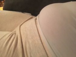 secretlyxomo:My bulge so full of pee!