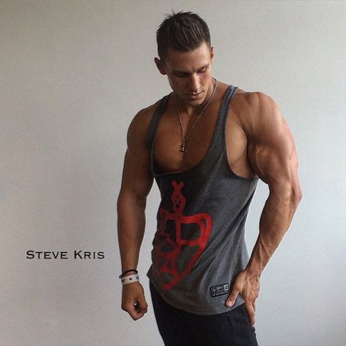 beautifulyoungmuscle:  For your masturbation pleasure… even more Steve Kris! 