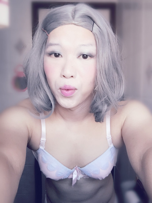Reblog if you like me and want to see more photos ❤