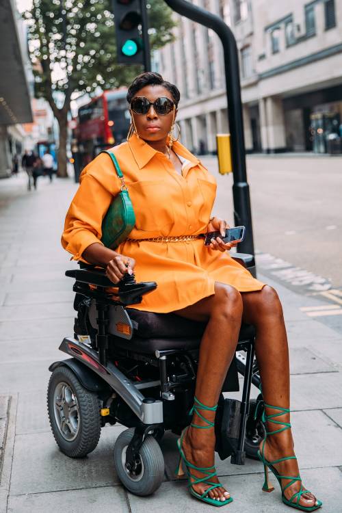 Orange brights see on the streets of London by Style du Monde 