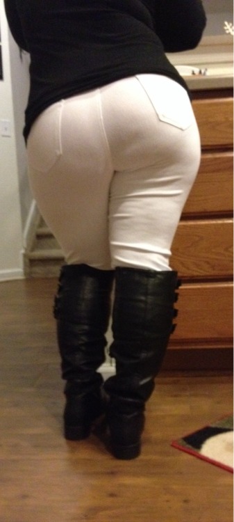 Porn photo pawgwife69:  Knee high boots and a PHAT ass!