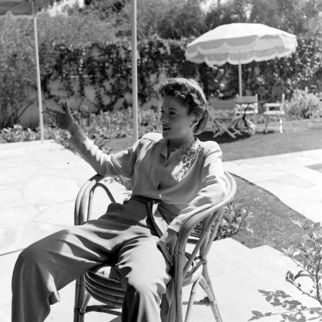 Joan Fontaine (1942)