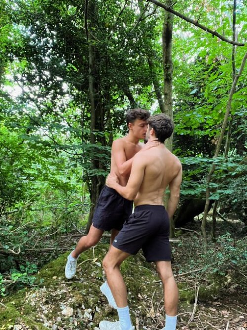 gaysexandloves-v2:  Why you go running 