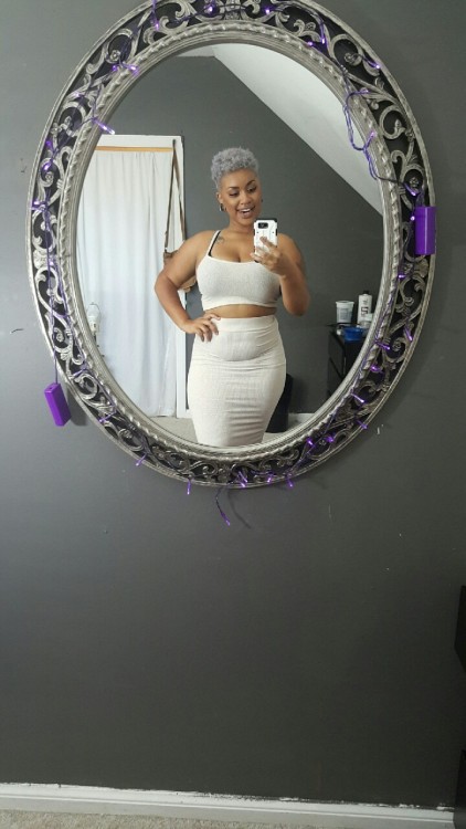 proteinpills:  eyerollgoddess:  👽  You look so damn good. Please tell me where you got this two piece set from 