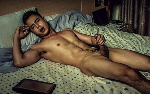 megamilkyboyforme:  mantop10691:有誰知道這名越南寫真帥哥的fb嗎… Hawt