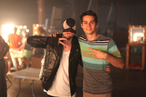 laughingsloth:teenwolf:Teen Wolf cast + Bloody Beetroots, who is featured in tonight’s episode!mind 