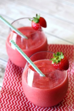 vegan-yums:  watermelon strawberry slushie