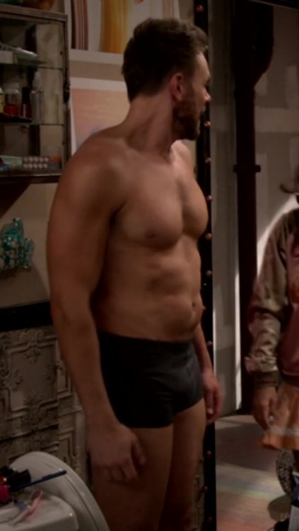 hotashellcelebmen:  More here :https://auscaps.me/2017/03/06/joel-mchale-and-christopher-mintz-plasse-shirtless-in-the-great-indoors-1-13-dtr/