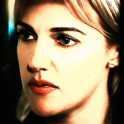 Meryem Uzerli in Gecenin Kraliçesi (Queen of the night)