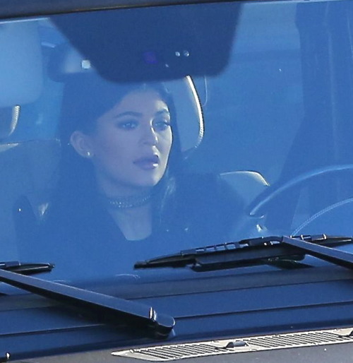  01.16.15: Kylie driving in Calabasas with Tyga 