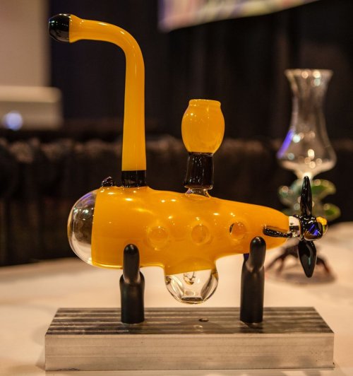 loosechickens: yellow submarine