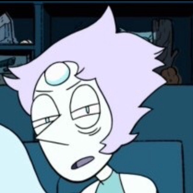 gemxi:  she is beauty she is grace  she has a birdy face X3