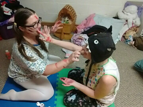 lollylalaz:  cls0228:  Finger paint fun with @lollylalaz  I had so much fun with the paint. Clean up