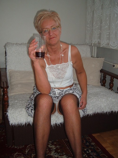 Mature Granny upskirt and panties adult photos