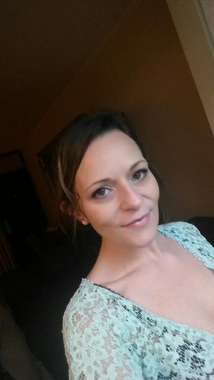 Here is a true head case fellas.  Absolutely no self esteem.  Wants to be raped.  If you see her, fu