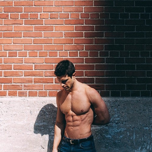 insta-hunk: Instagram: @tommydidario summer lovin