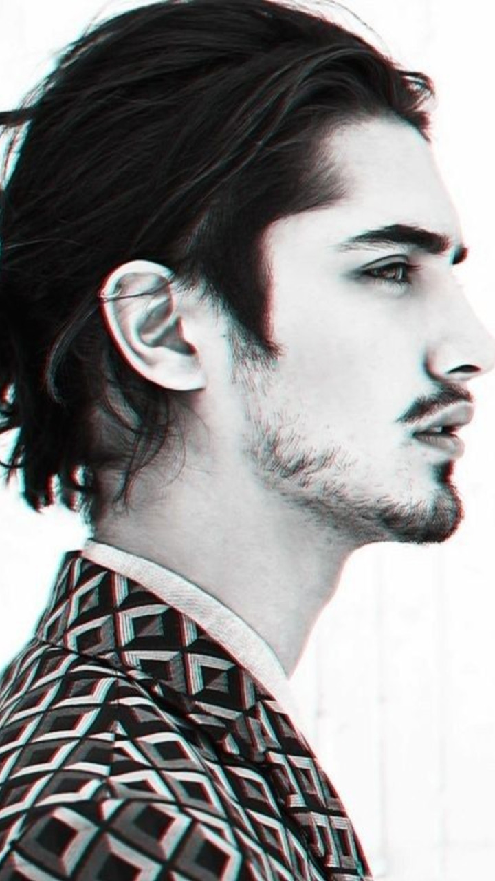 pebaicons:  avan jogia lockscreenslike if you save