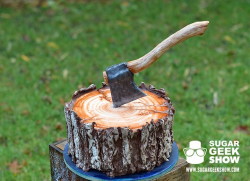 mymodernmet:  Lumberjack Tree Trunk Cake