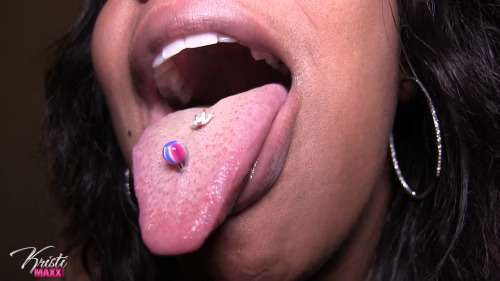 Tongue Sucking and Licking porn pictures