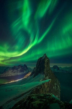 maureen2musings:   The Northern Lights in Northern Norway     maxrivephotography   