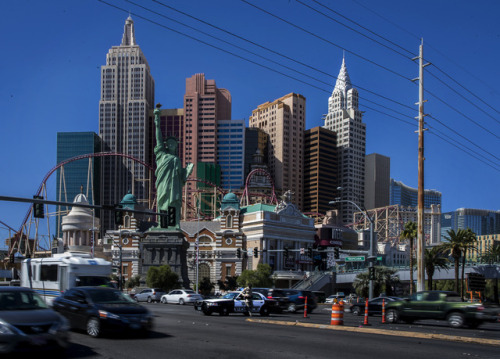 pedalingontheroadoflife:Doing what I can to be a team player after coming in to the mass shooting coverage a bit late. Was down in the Mandalay Bay area for a short while trying to make whatever images I could when asked to head over to UMC for some careg