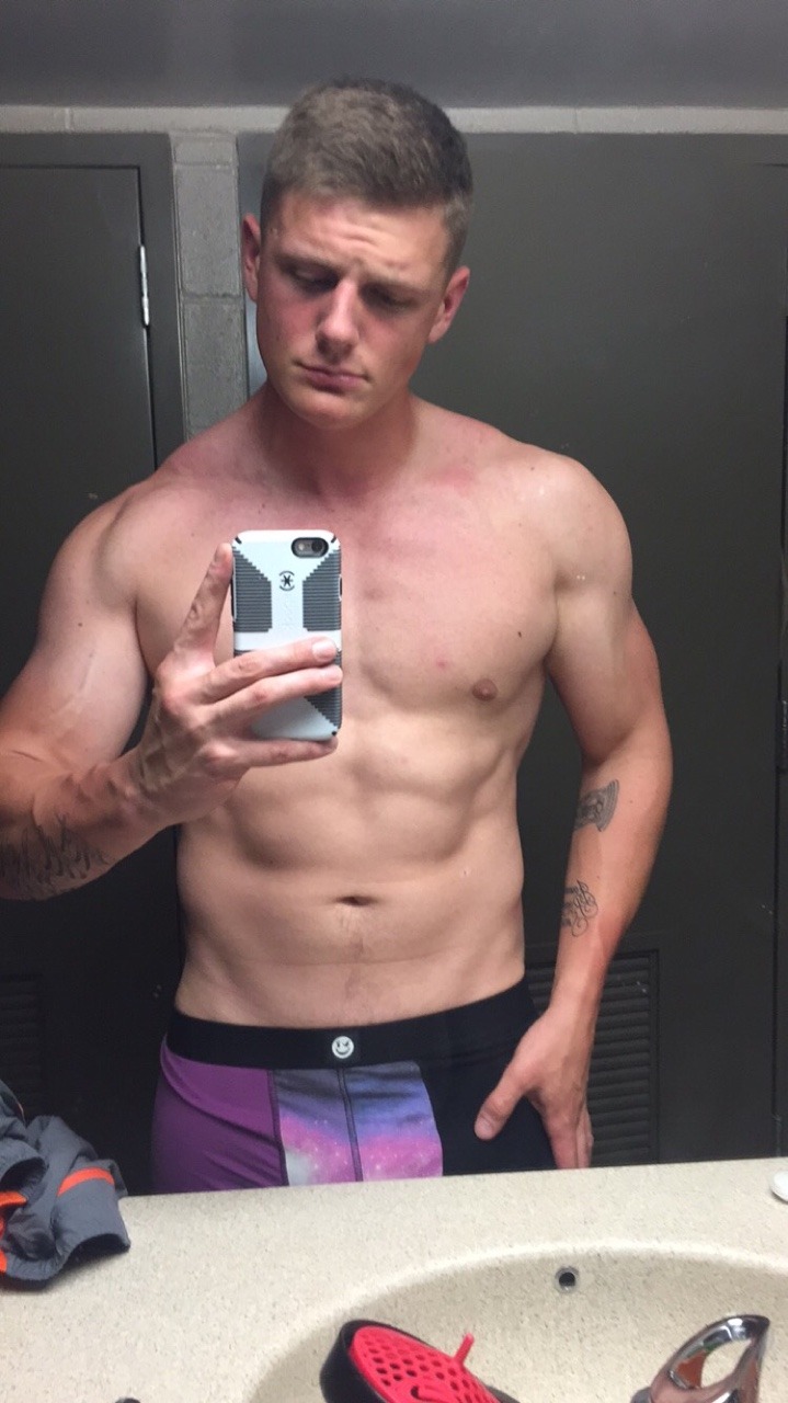 mystraightfriend:  Mystraightfriend.tumblr.com 