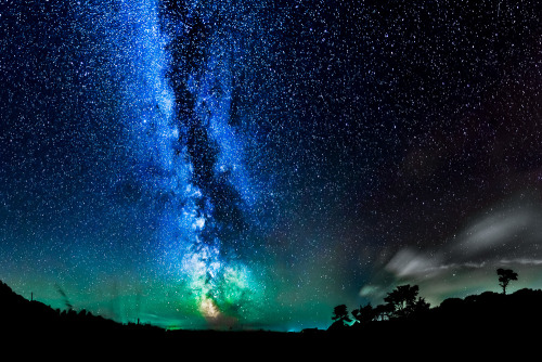 theworkofchad:  Night Sky Photography on the Isle of Wight, UK by Chad Powell Prints and information available here - www.isleofwightmilkyway.com 