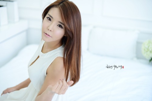 Hwang Ri Ah