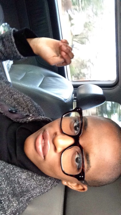courtneyindepth:  why is my hand up