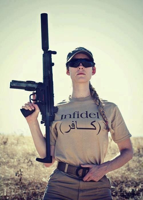 girlandguns:  Girl With Gun  follow me at : http://girlandguns.tumblr.com/