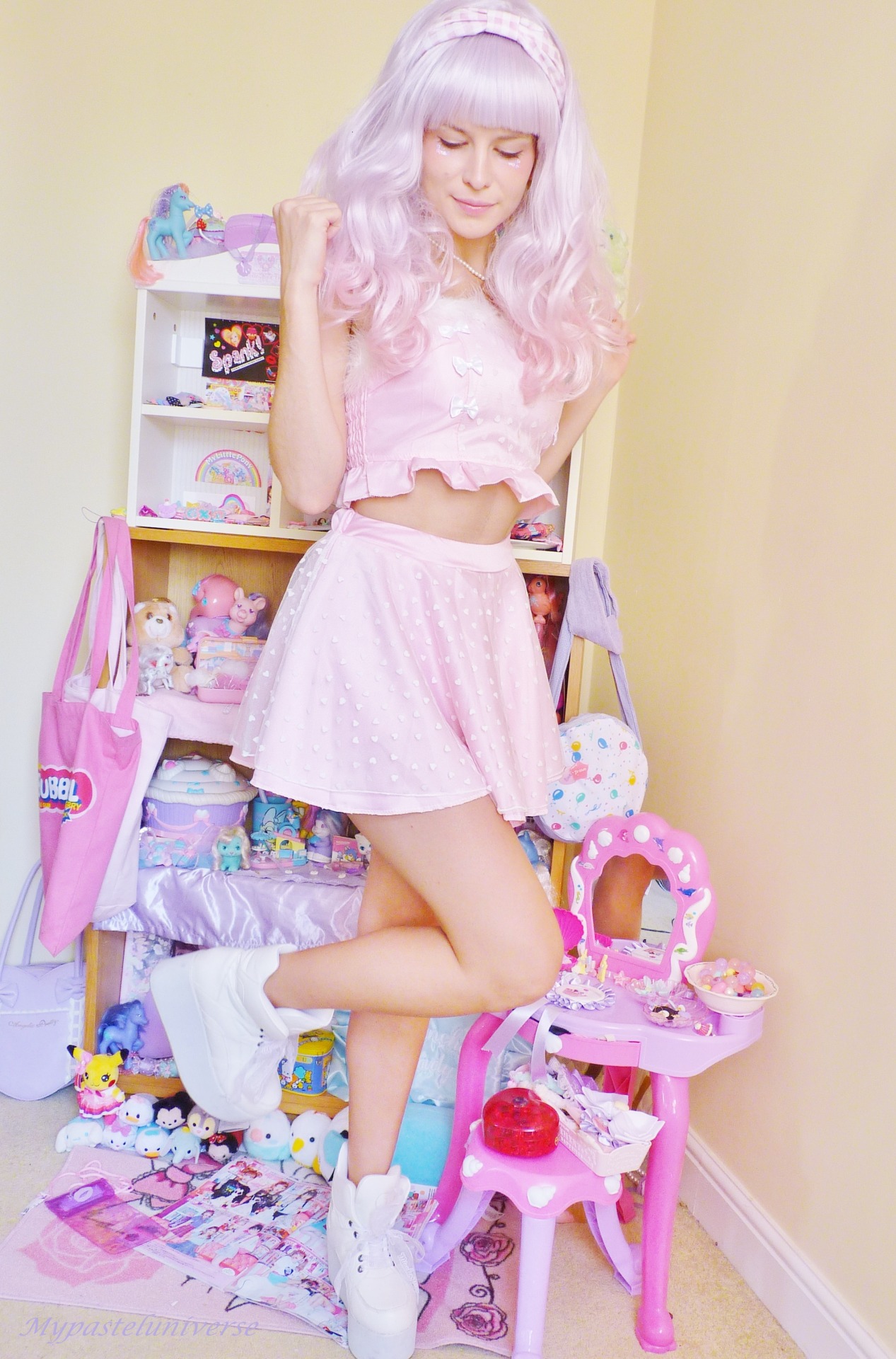 mypasteluniverse:  I love my new set from Miauler Mew! ~  (sorry not sorry for sneaky