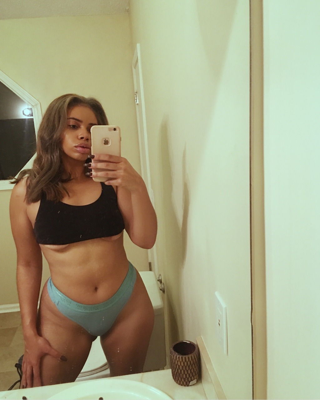 bootysweatt:  🌸🌸