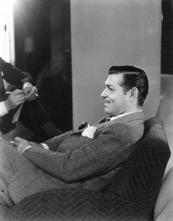 itsagablething:  Clark Gable photographed by Clarence Sinclair Bull 1937 