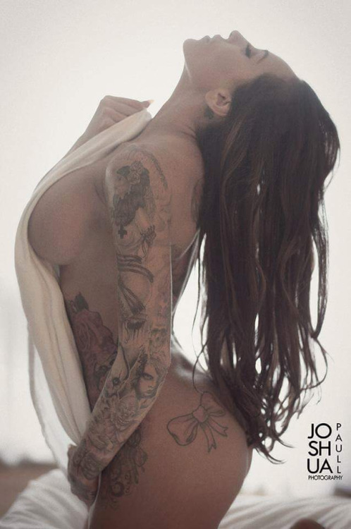 hot-tattoo-girls:  http://hot-tattoo-girls.tumblr.com adult photos