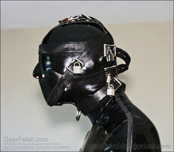 amiraud:  That’s the perfect way a slave should spend his “free” time at home.