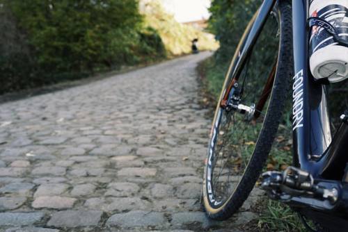 foundrycycles:Eric Thompson’s #foundryvalmont on the world-famous #koppenberg. Eric finished 30th on