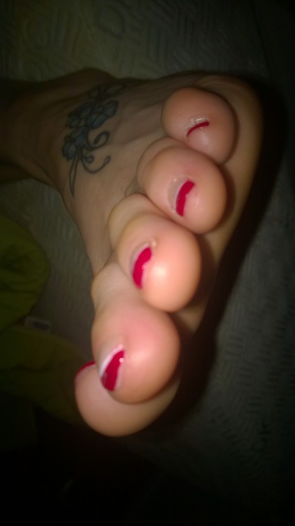 mssweetnesshasprettytoes:It’s been way too long since I had pretty toes, Love my new nails!  :) ~Swe