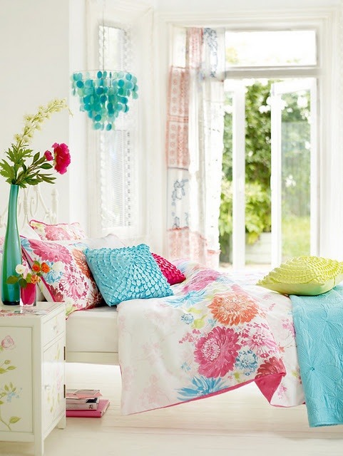 Fresh, Summery Bedrooms